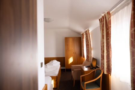 Hotel-Skála-pokoj